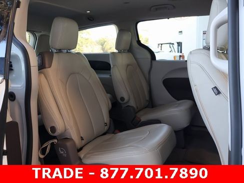 Used 2021 Chrysler Pacifica Touring w/ Cold Weather Group image 20