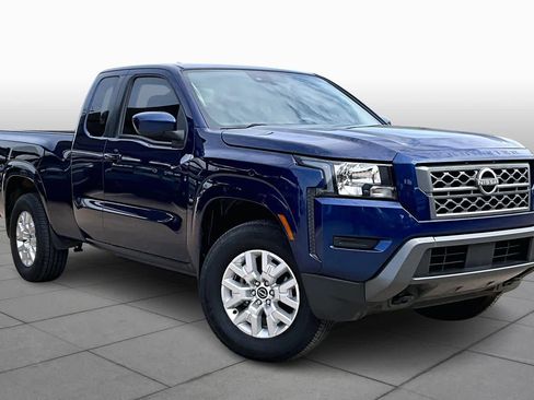 Used 2022 Nissan Frontier SV w/ Technology Package image 2