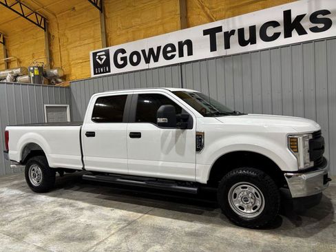Used 2019 Ford F250 XL w/ Power Equipment Group AWD/4WD image 3