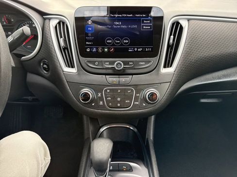 Used 2024 Chevrolet Malibu LT image 20