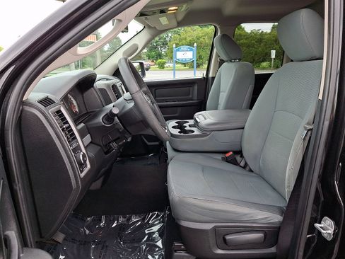 Used 2018 RAM 1500 Express w/ Express Value Package AWD/4WD image 13