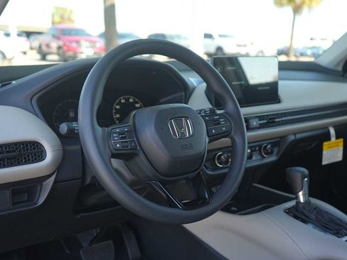 New 2026 Honda HR-V LX image 2