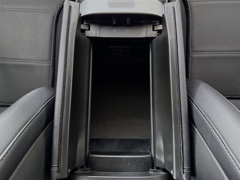 Used 2022 Mercedes-Benz C 300 Sedan image 36