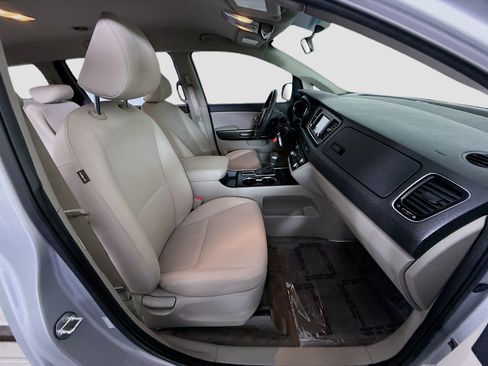 Used 2019 Kia Sedona L FWD image 26