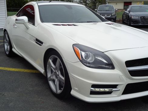 Used 2016 Mercedes-Benz SLK 300 image 17
