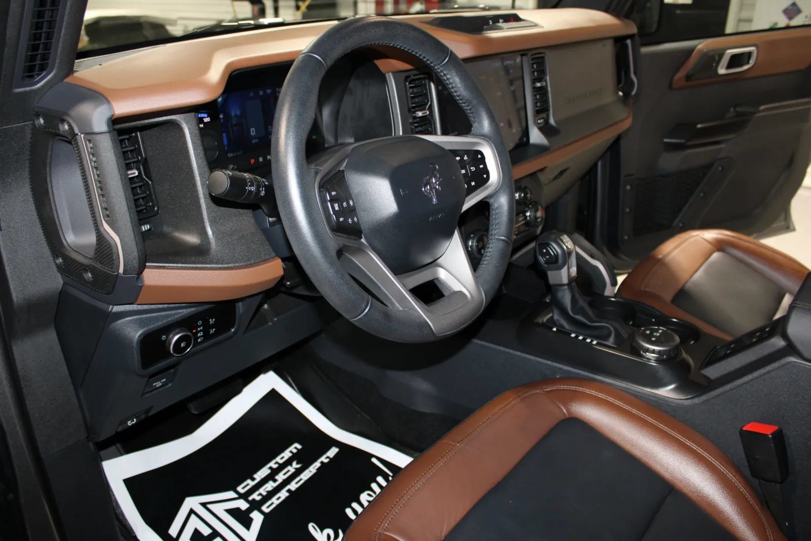 Used 2024 Ford Bronco Outer Banks AWD/4WD image 24