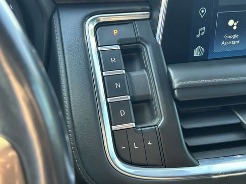 Used 2022 Chevrolet Tahoe High Country AWD/4WD image 16