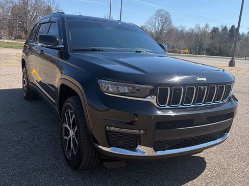 Used 2024 Jeep Grand Cherokee L Limited w/ Luxury Tech Group II AWD/4WD image 3