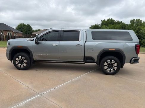 Used 2024 GMC Sierra 2500 Denali w/ Technology Package AWD/4WD image 2
