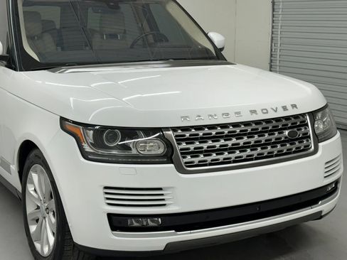 Used 2017 Land Rover Range Rover HSE image 9