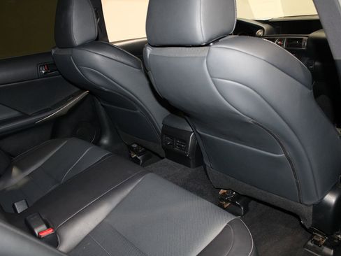 Used 2016 Lexus IS 200t image 10