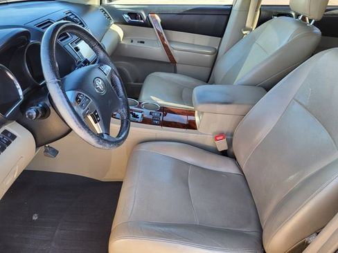 Used 2013 Toyota Highlander Limited image 12