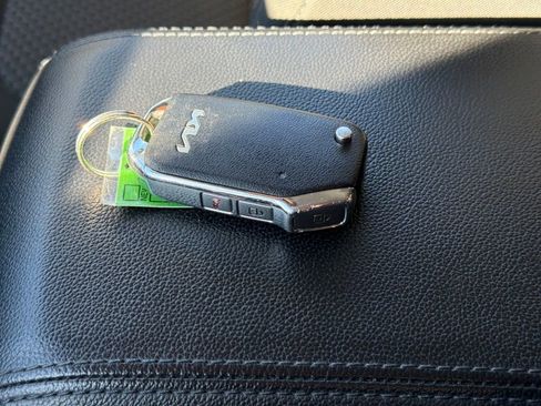 Used 2024 Kia Sportage LX image 25