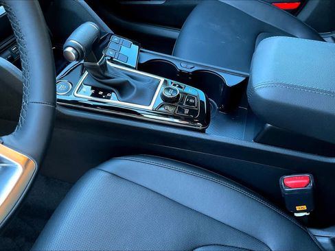 Used 2025 Kia Sportage EX image 15