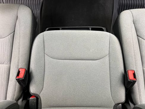 Used 2021 RAM 1500 Big Horn RWD image 39
