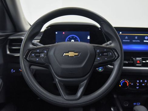 Used 2025 Chevrolet TrailBlazer LT AWD/4WD image 25