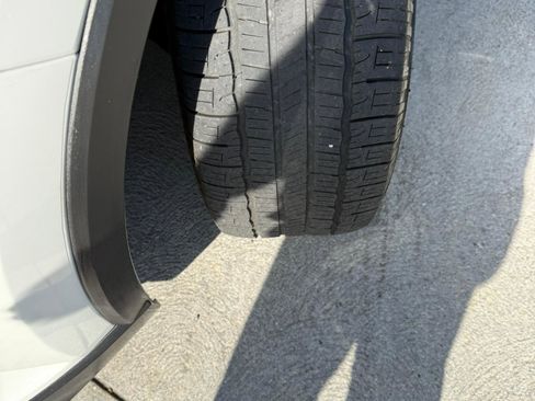 Used 2018 Toyota C-HR XLE image 32