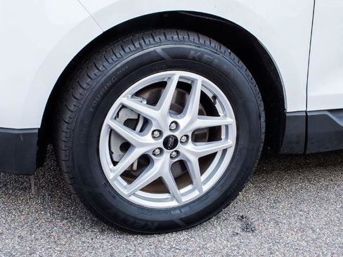 Certified 2023 Ford Edge SEL image 5