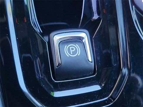 Used 2023 Chevrolet Colorado Z71 w/ Z71 Convenience Package 2 image 17