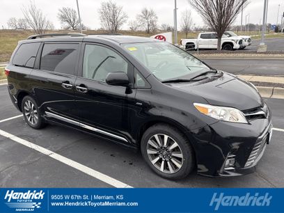 Used 2018 Toyota Sienna XLE Premium