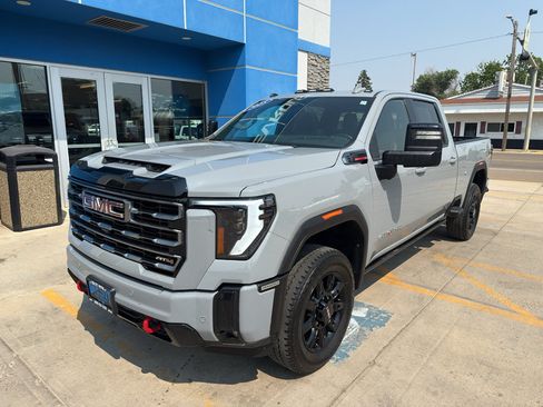 Used 2025 GMC Sierra 3500 AT4 w/ AT4 Premium Plus Package AWD/4WD image 2