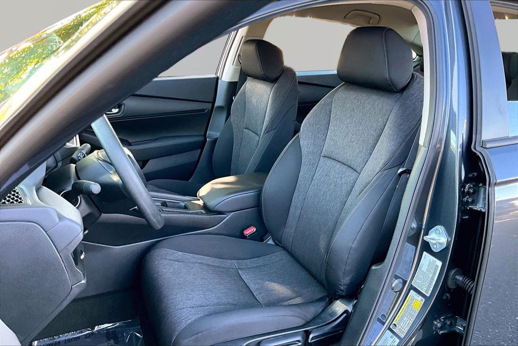 Certified 2025 Honda Accord LX image 15