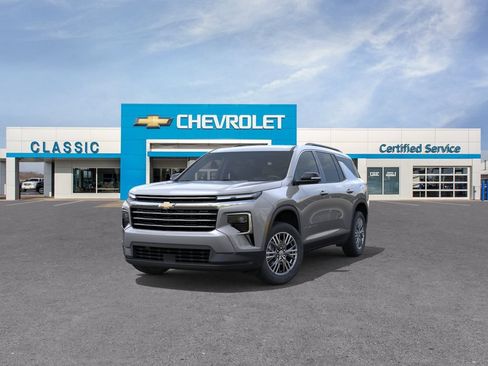 New 2026 Chevrolet Traverse LT w/ Enhanced Driving Package AWD/4WD image 11