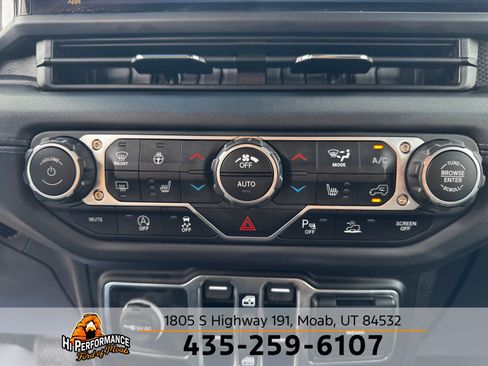 Used 2024 Jeep Wrangler Unlimited Rubicon AWD/4WD image 31