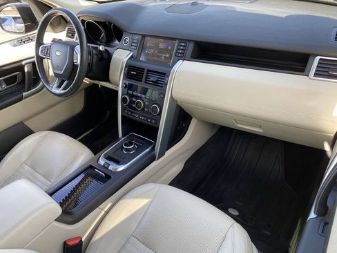 Used 2017 Land Rover Discovery Sport HSE Luxury image 14