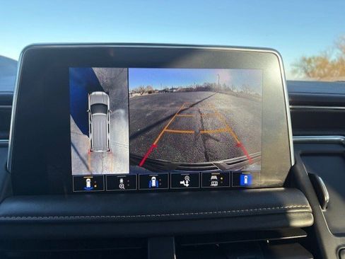 Used 2023 GMC Yukon XL AT4 w/ AT4 Premium Package image 12