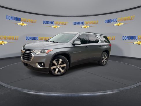 Used 2020 Chevrolet Traverse LT w/ LT Premium Package AWD/4WD image 7