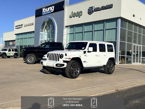 Used 2022 Jeep Wrangler Unlimited Sahara image 1