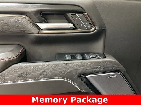 Used 2024 GMC Sierra 2500 AT4X image 10