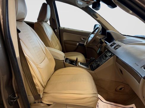 Used 2010 Volvo XC90 3.2 image 19