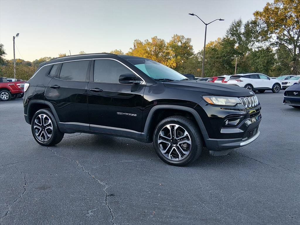 Used 2022 Jeep Compass Limited AWD/4WD image 2