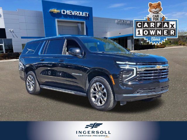 Used 2025 Chevrolet Suburban LT w/ Comfort Package AWD/4WD image 1