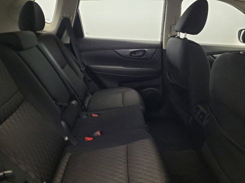 Used 2019 Nissan Rogue S image 19