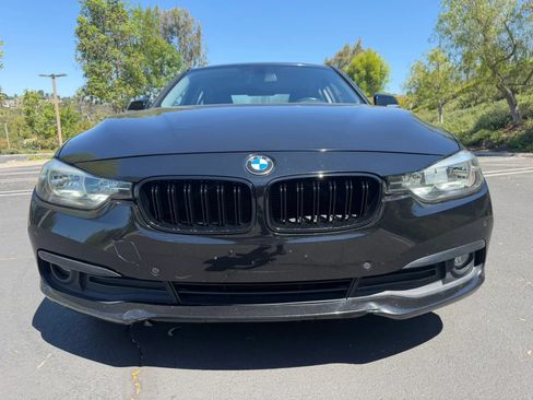 Used 2017 BMW 320i Sedan RWD image 8