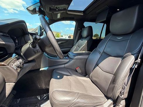 Used 2017 Cadillac Escalade Platinum AWD/4WD image 26