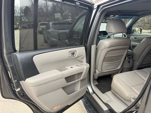 Used 2010 Honda Pilot Touring image 9