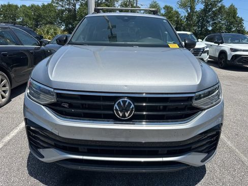 Used 2023 Volkswagen Tiguan SE R-Line FWD image 2