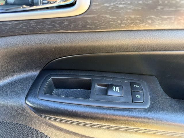 Used 2018 Jeep Grand Cherokee Altitude AWD/4WD image 35