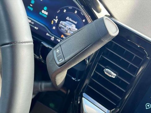 Used 2025 Chevrolet Silverado 1500 LT image 24