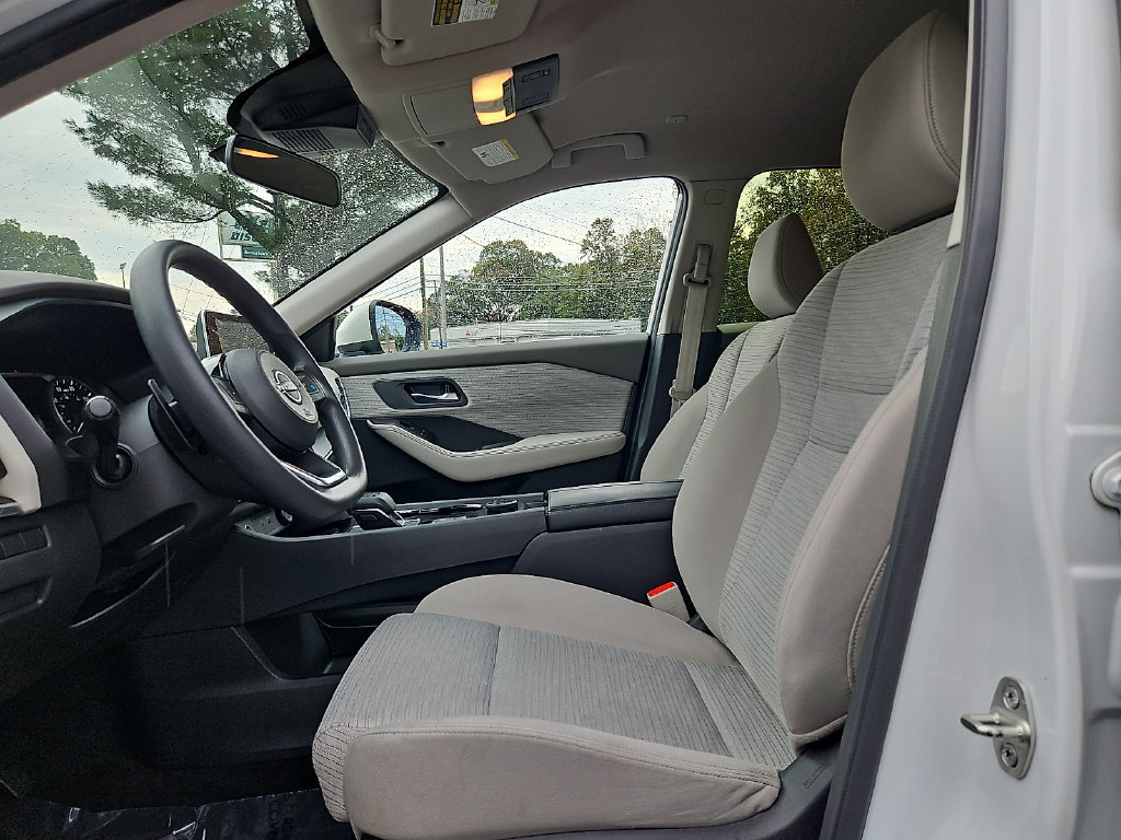 Used 2023 Nissan Rogue SV AWD/4WD image 15