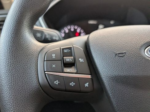 Used 2020 Ford Escape SE image 16