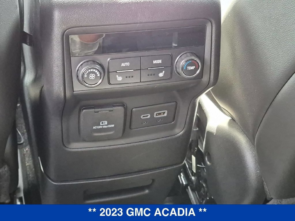 Used 2023 GMC Acadia SLT w/ Technology Package AWD/4WD image 15