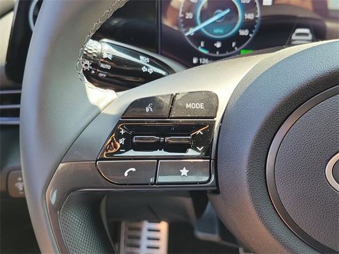 New 2025 Hyundai Elantra SEL image 5