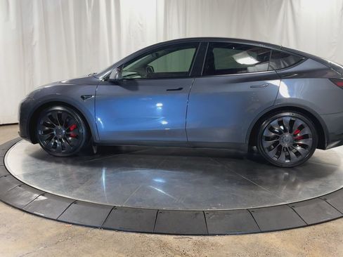 Used 2022 Tesla Model Y Performance image 7