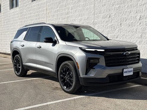 Used 2026 Chevrolet Traverse LT w/ Midnight/Sport Edition image 14