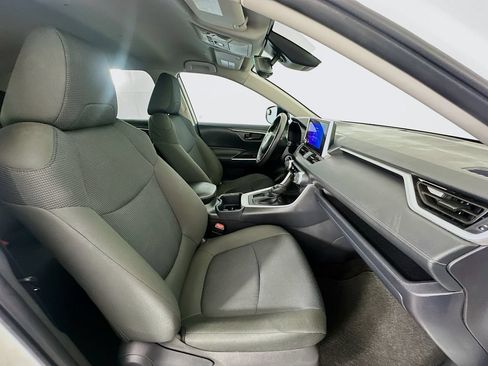 Certified 2025 Toyota RAV4 LE FWD image 25